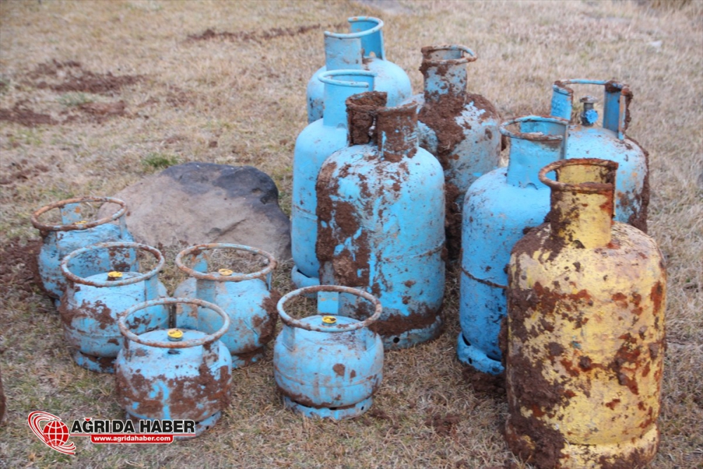 Ağrı'da PKK Cephaneliği Ele Geçirildi