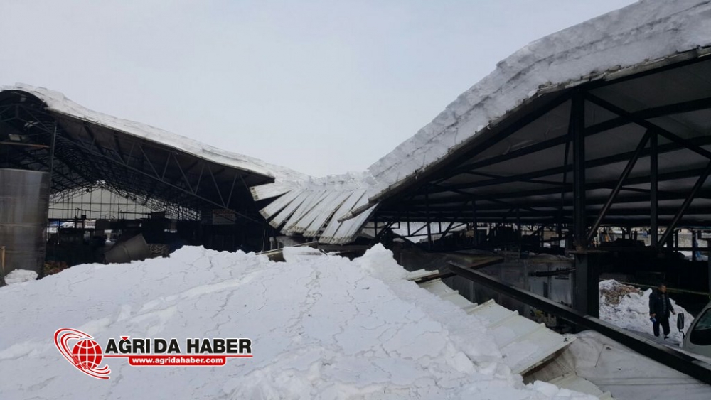 Ağrı Sebze Pazarının Çatısı Çöktü: Çok Sayıda Yaralılar Var!