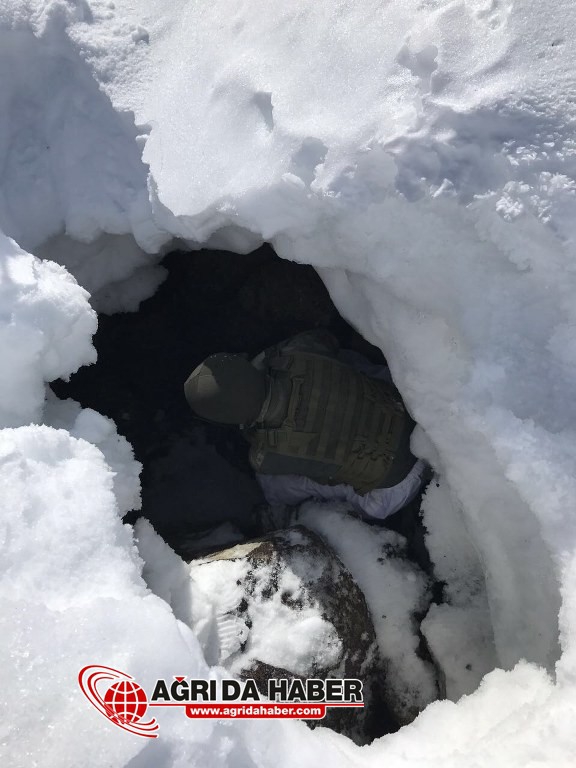 Tendürek'te operasyon 15 Mağara İmha Edildi