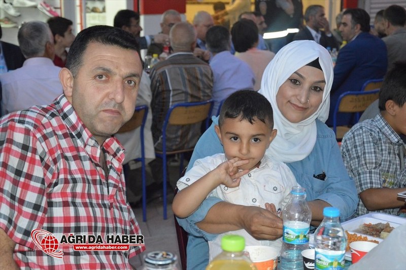 Doğubayazıt'ta 'kardeşlik' iftarı