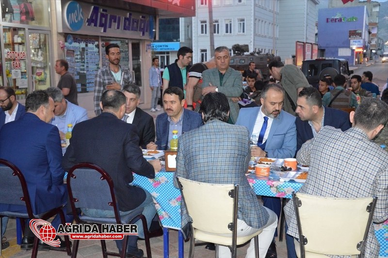 Doğubayazıt'ta 'kardeşlik' iftarı