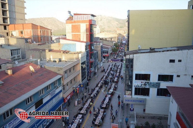 Doğubayazıt'ta 'kardeşlik' iftarı