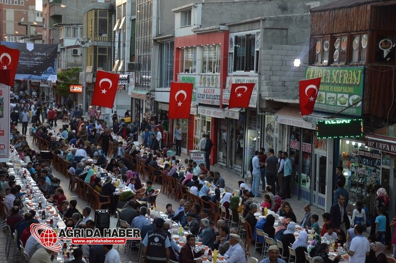 Doğubayazıt'ta 'kardeşlik' iftarı