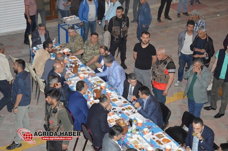 Doğubayazıt'ta 'kardeşlik' iftarı