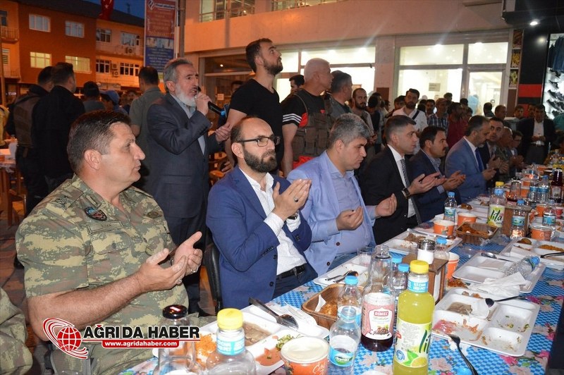 Doğubayazıt'ta 'kardeşlik' iftarı