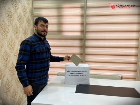 Ağrı'da gazeteciler sandık başına gittiler