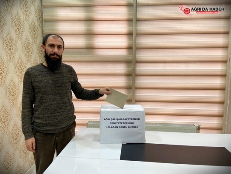 Ağrı'da gazeteciler sandık başına gittiler