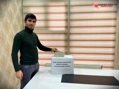 Ağrı'da gazeteciler sandık başına gittiler