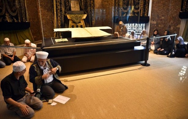 Hırka-i Şerif Ziyarete Açıldı