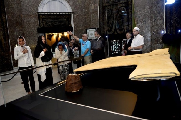 Hırka-i Şerif Ziyarete Açıldı