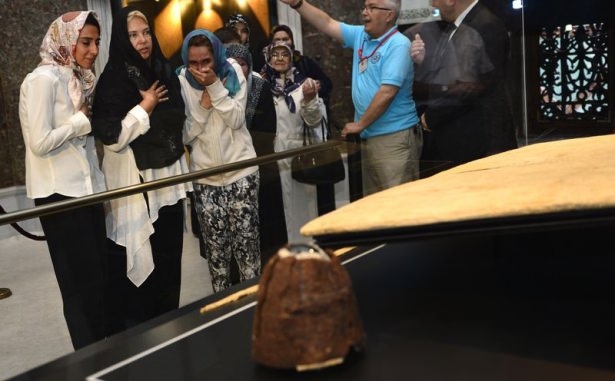 Hırka-i Şerif Ziyarete Açıldı