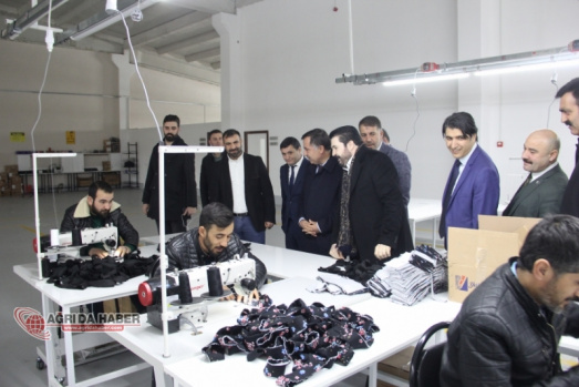Ağrı'nın Tekstil Markası ''SNİP TEKSTİL''de Diploma Töreni