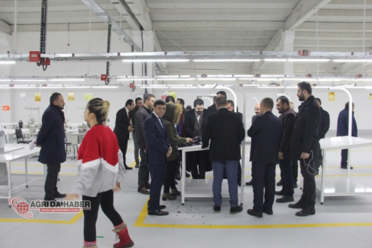 Ağrı'nın Tekstil Markası ''SNİP TEKSTİL''de Diploma Töreni