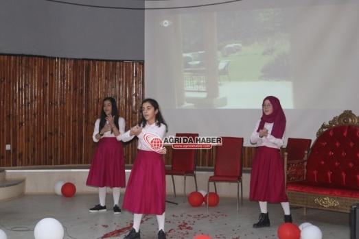 Ağrı İmam-Hatip Ortaokulları Arası Hafızlık Ve Kur'an-ı Kerim'i Yüzünden Güzel Okuma Yarışmaları
