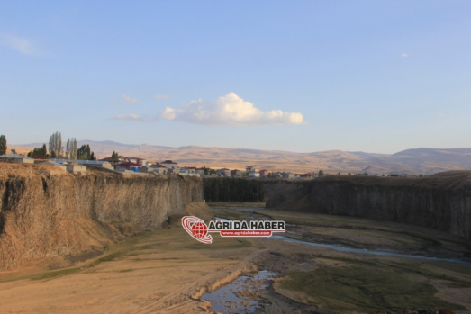 Diyadin'in Doyumsuz Manzarası: Diyadin Kanyonları