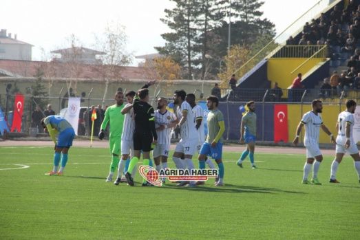 Ağrı 1970 Spor Siirt İl Özel İdaresi Spor Olaylı Maçının Fotoğrafları