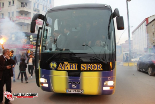 Şampiyon Ağrı 1970 Spor Coşkuyla Karşılandı