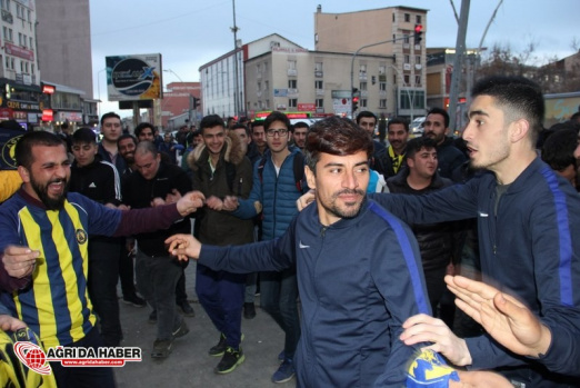 Şampiyon Ağrı 1970 Spor Coşkuyla Karşılandı