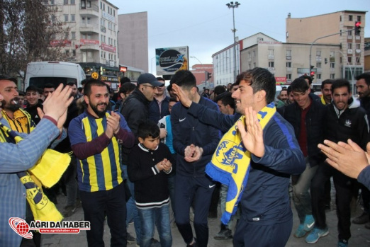 Şampiyon Ağrı 1970 Spor Coşkuyla Karşılandı