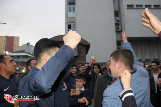 Şampiyon Ağrı 1970 Spor Coşkuyla Karşılandı