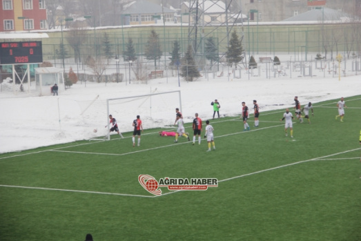 Ağrı 1970 Spor Karlıova Yıldırım Spor'u Evinde Farklı Yendi