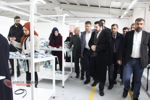 Ağrı'nın Tekstil Markası ''SNİP TEKSTİL''de Diploma Töreni