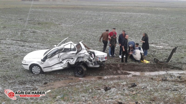 Ağrı'da Zincirleme Trafik Kazası! 3 İranlı Araç Birbirine Girdi!