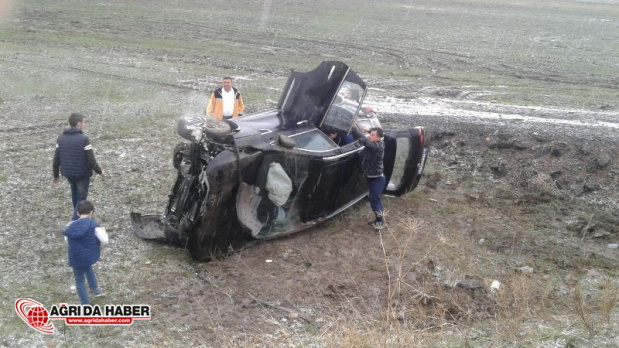 Ağrı'da Zincirleme Trafik Kazası! 3 İranlı Araç Birbirine Girdi!