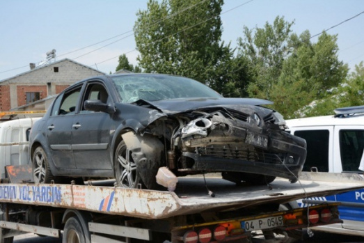 Ağrı'da Feci Kaza: Otomobil İle Ticari Araç Çarpıştı 1 Ölü 6 Yaralı