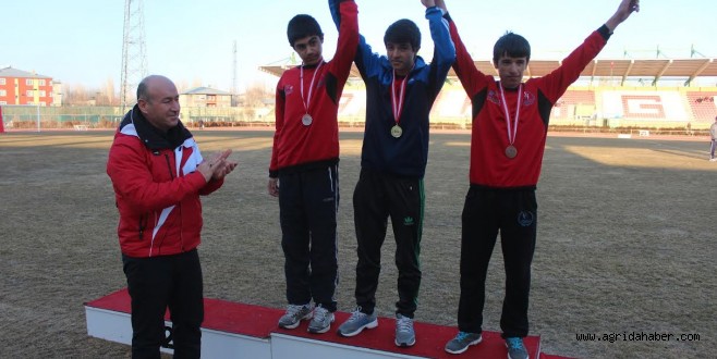 ANALİ PUANLI ATLETİZM MÜSABAKALARI AĞRI'DA YAPILDI