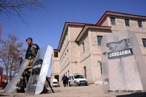 Ağrı'da Oyların Sayımı Sürerken, Esnaf İş Yapamamaktan Yakındı