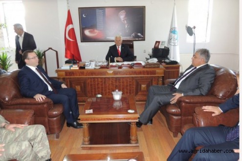 Ağrı Valisi Mehmet Tekinaslanın Eleşkirt Belediyesine Hayırlı Olsun Ziyareti