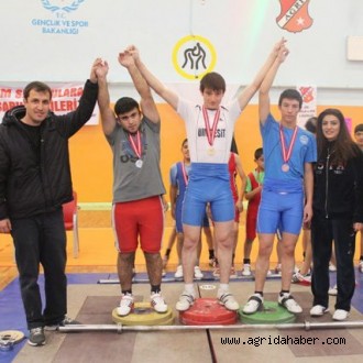 AĞRI'DA HALTER CAMİİASI YASTA