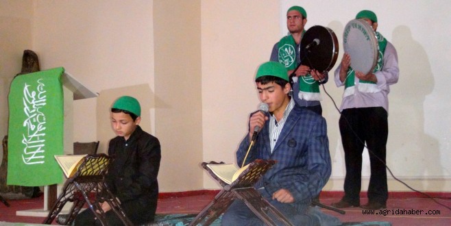 Doğubayazıtlı gençlerden Kutlu Doğum etkinliği