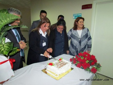 Ağrı'da Başarılı Hemşireler Ödüllendirildi