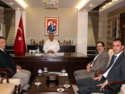 İHA Heyetinden Vali Tekinarslan'a Ziyaret