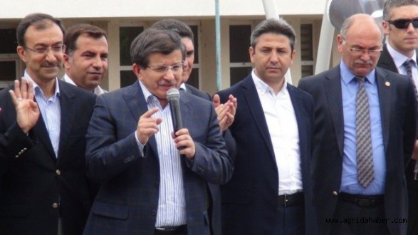 Dışişleri Bakanı Davutoğlu Ağrıda