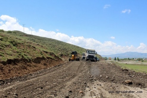 Ağrı'da Yol Yapım Çalışması