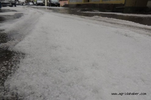 Eleşkirtte Dolu Yağışı