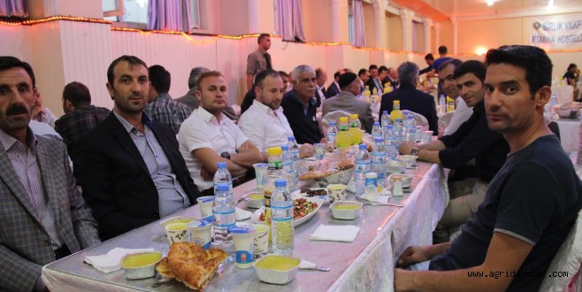 Birlik Vakfı Ağrı Şubesi İftar Yemeği Verdi