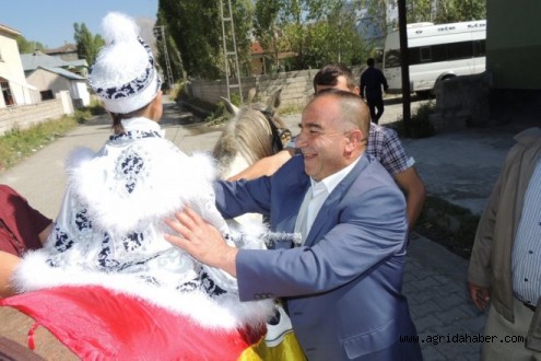 Eleşkirt'te Atlı Sünnet Töreni