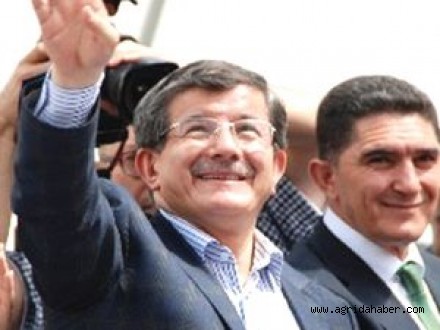 Çelebi: 'Ahmet Davutoğlu İsmi İstikrarın Devamı İçin Önemlidir'