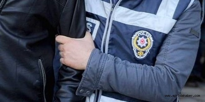 Bolu'da Eski İstihbarat Şube Müdürü gözaltına alındı Bolu'da Eski İstihbarat Şube Müdürü gözaltına alındı