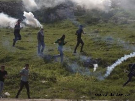 İsrail Askerleri Filistinlilere Ateş Açtı