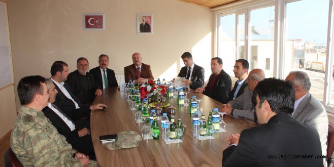 Vali Öztürk, Adilcevaz'da incelemelerde bulundu