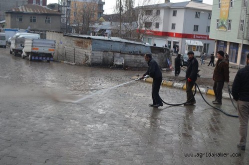 Malazgirt Belediyesi, bahar temizliğine başladı