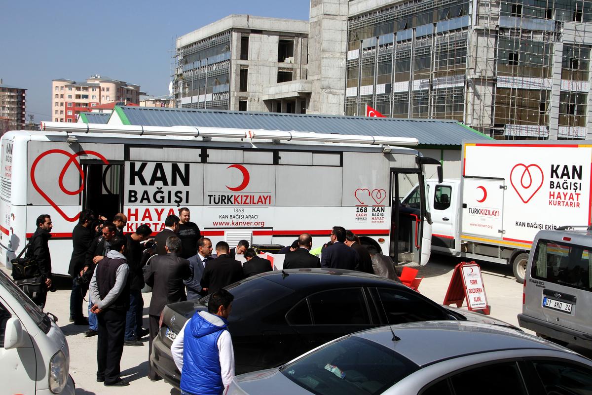 Adliye personelinden kan bağışı