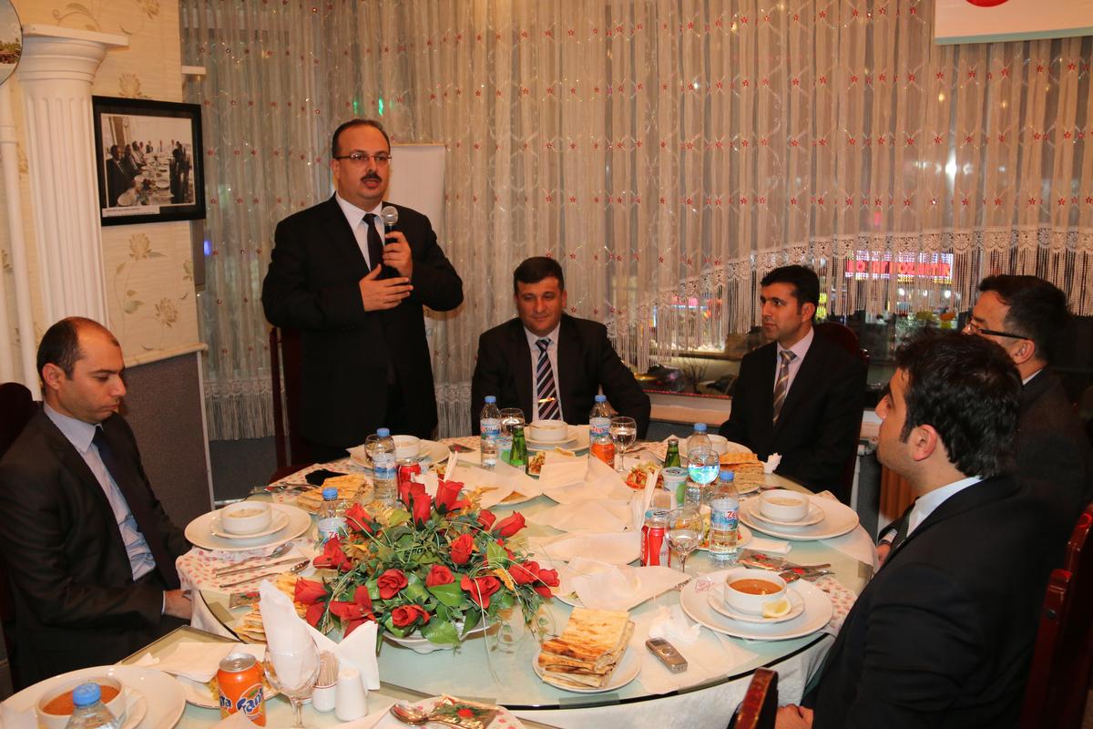 Vali Canbolat, sağlık çalışanlarıyla yemekte buluştu