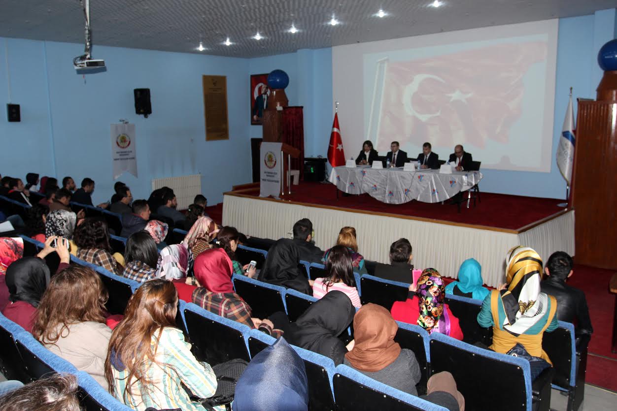 A.İ.Ç.Ü'DE '100. YILINDA ÇANAKKALE ZAFERİ' PANELİ DÜZENLENDİ