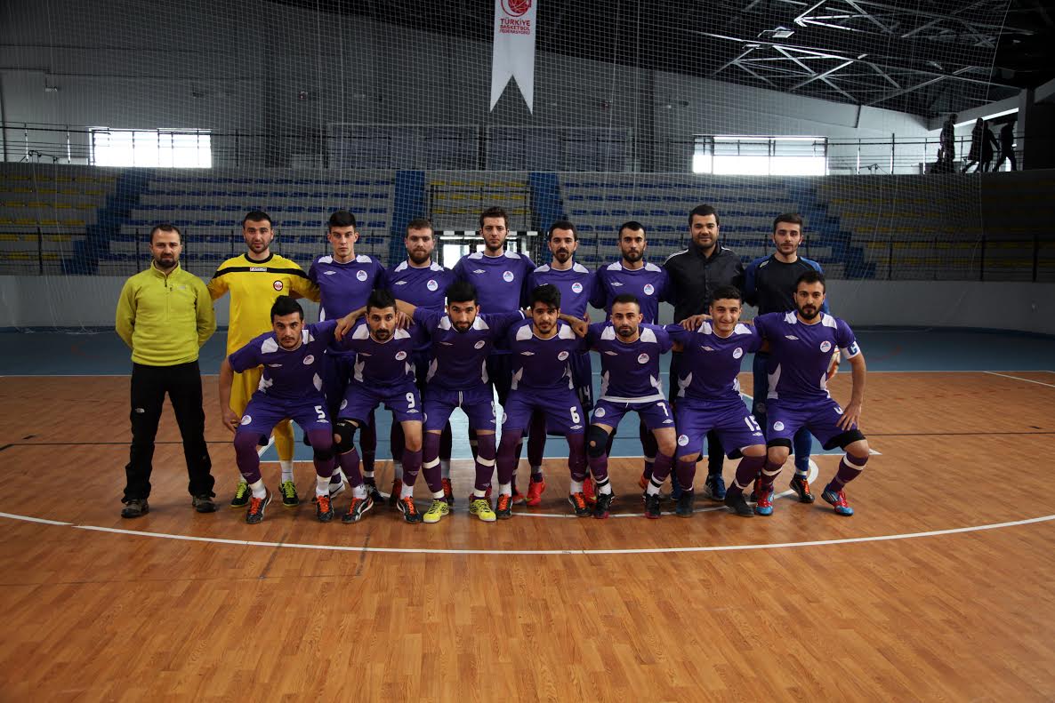A.İ.Ç.Ü ÖĞRENCİLERİ FUTSAL'DA RAKİP TANIMIYOR